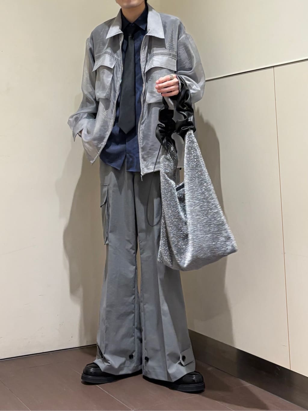 Nさんの「tk.TAKEO KIKUCHI｜◆【ネクタイ付】フラワープリントシャツ」を使ったコーディネート