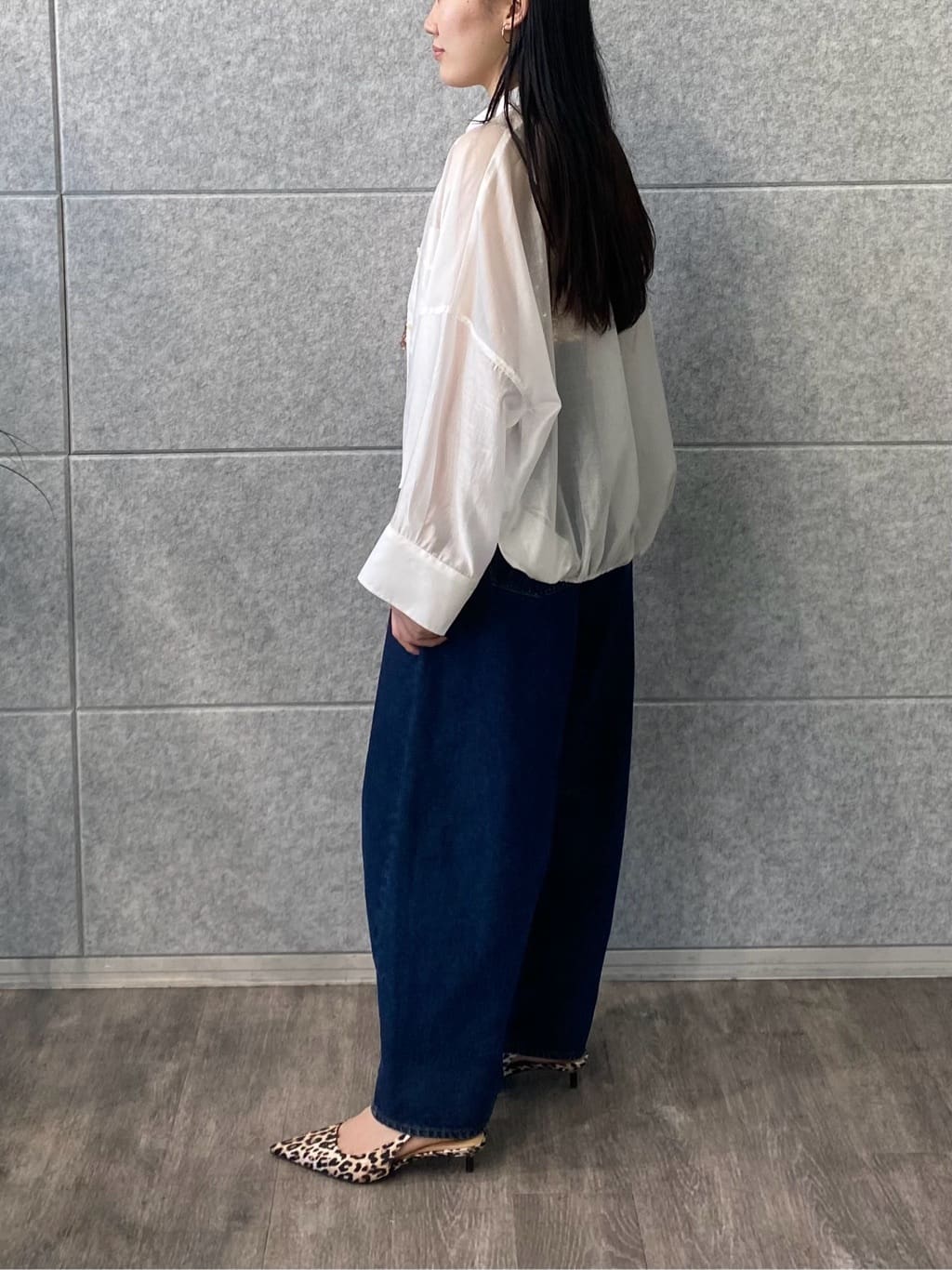 rinaさんの「INDIVI｜ハイウエストカーブデニム」を使ったコーディネート
