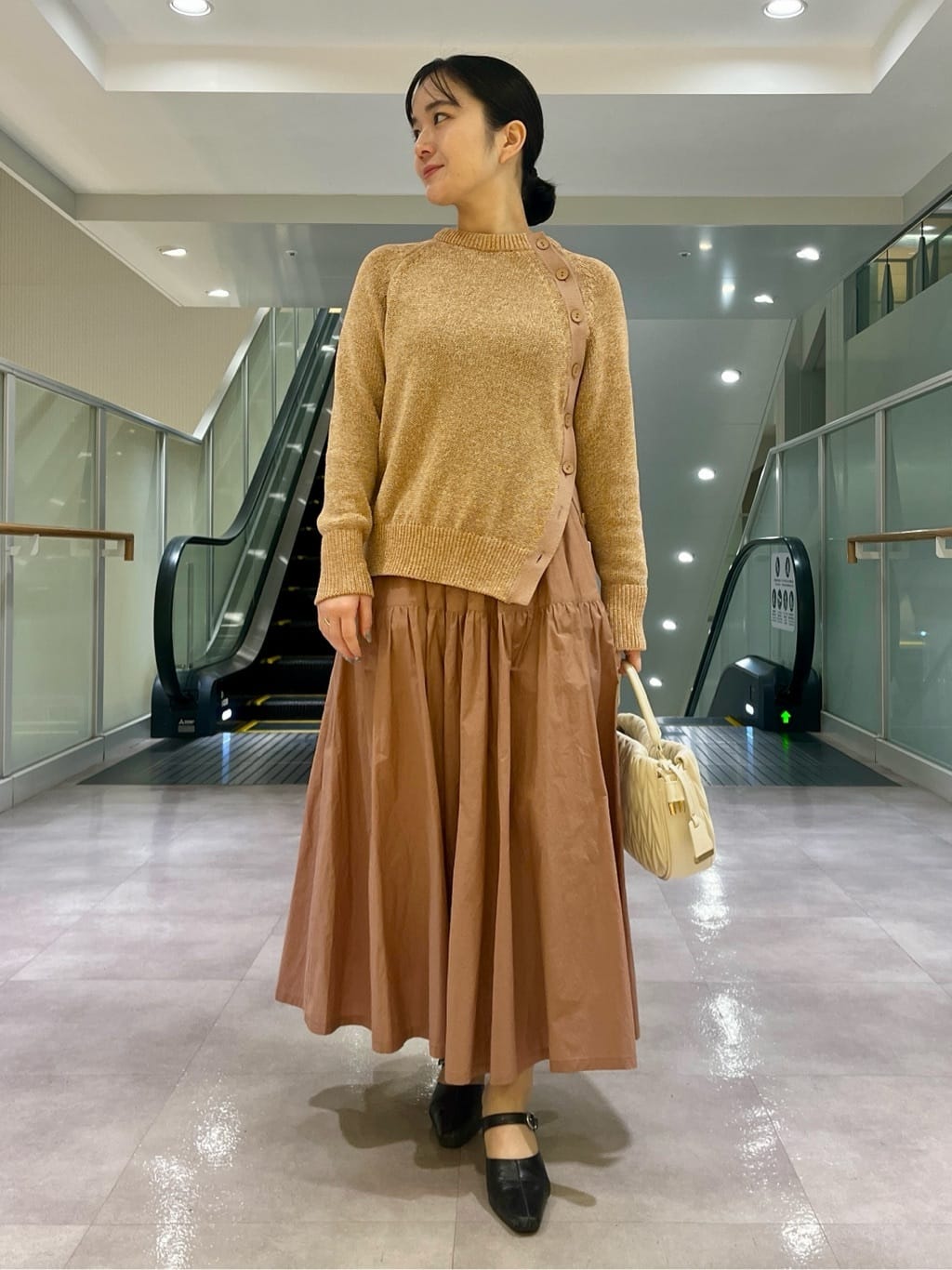 ちりんさんの「UNTITLED｜◆ライトコットン ティアードスカート」を使ったコーディネート