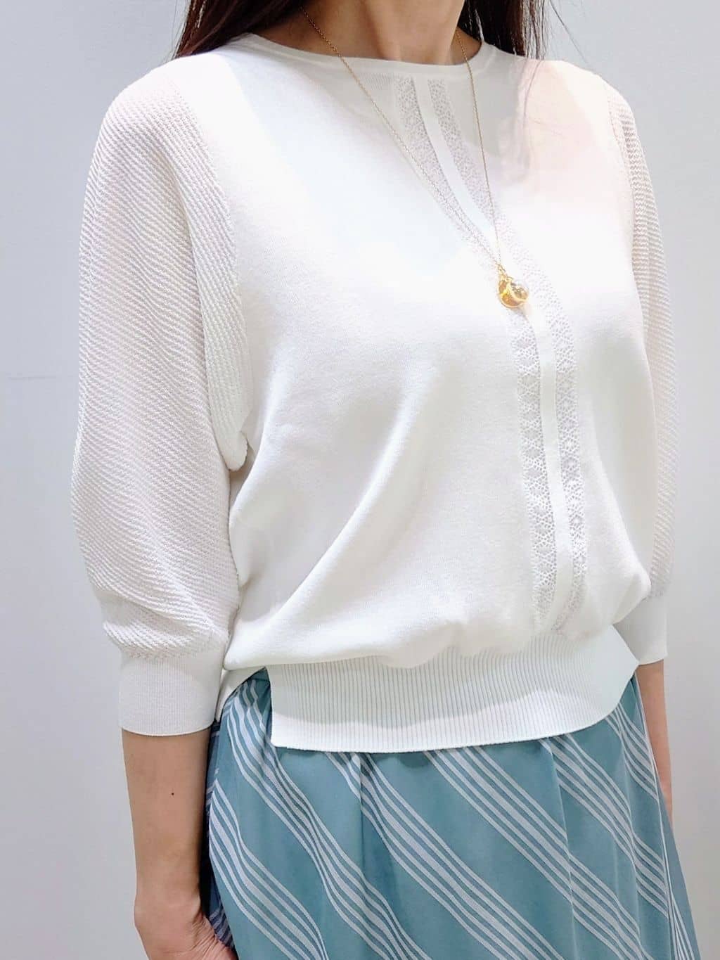 yoshiさんの「Reflect｜◆【接触冷感／洗える／ジャケットインナーにおすすめ】レースデザインニット」を使ったコーディネート