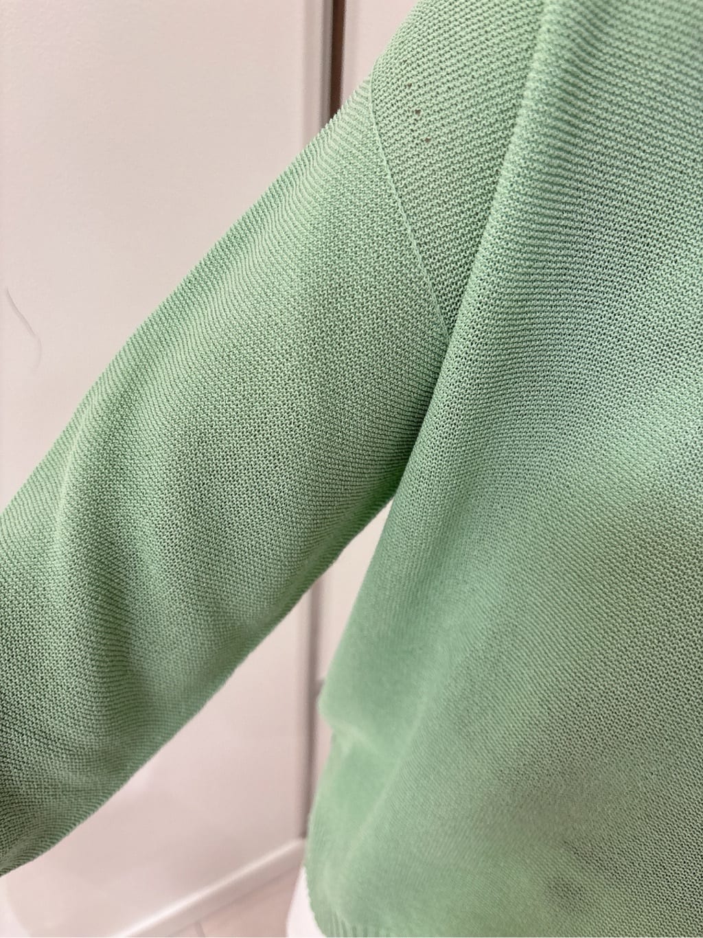 R.Kさんの「UNTITLED｜◆【清涼感/洗濯機洗い可】オックス クロップドワイドパンツ」を使ったコーディネート