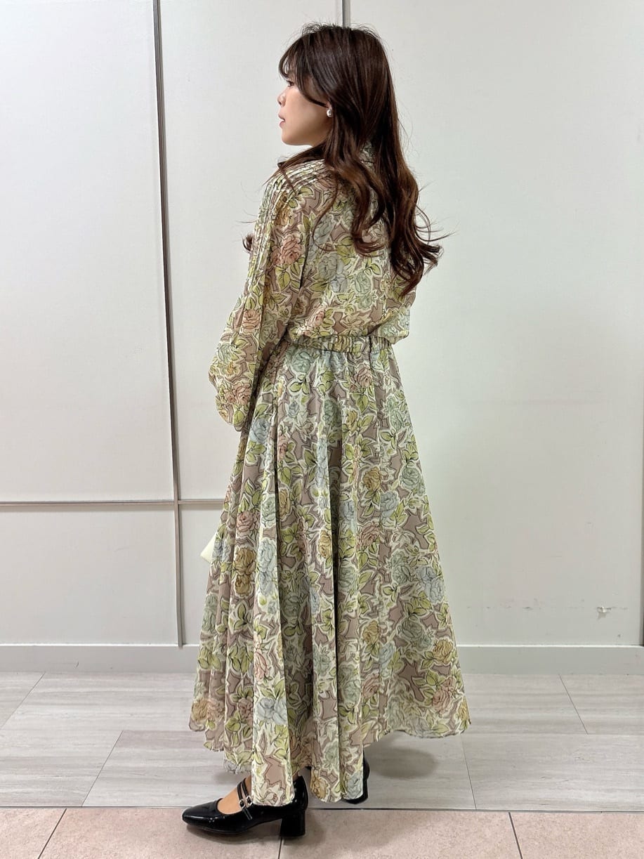 R.Kさんの「UNTITLED｜◆【セットアップ可能】オールドフラワー プリントスカート」を使ったコーディネート