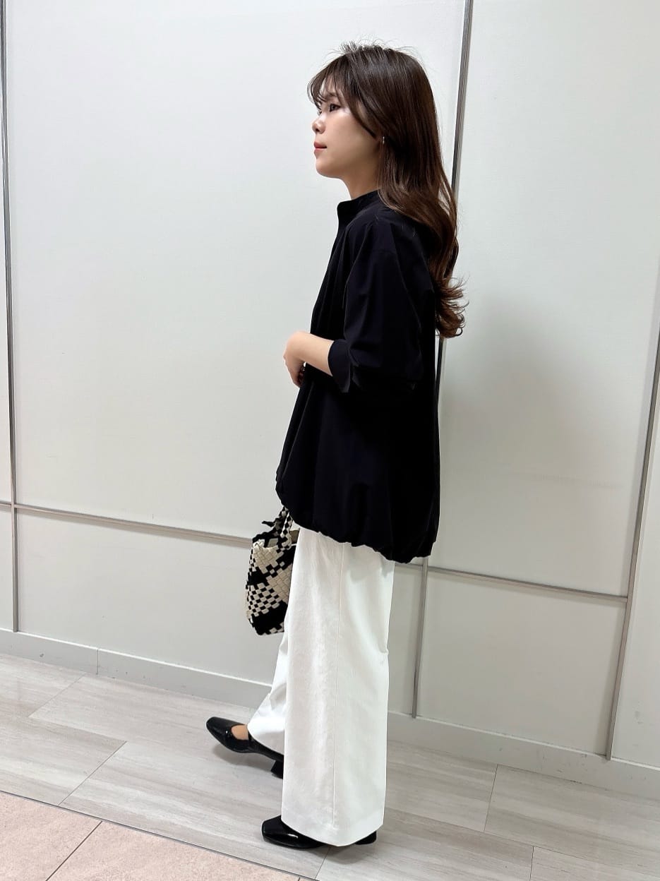 R.Kさんの「UNTITLED｜◆【朝比奈 彩&times;Oggi&times;UNTITLED スペシャルコラボ】バルーンヘムブラウス」を使ったコーディネート