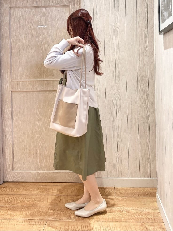 miiさんの「SHOO･LA･RUE｜◆ストレッチアーモンドトゥパンプス」を使ったコーディネート