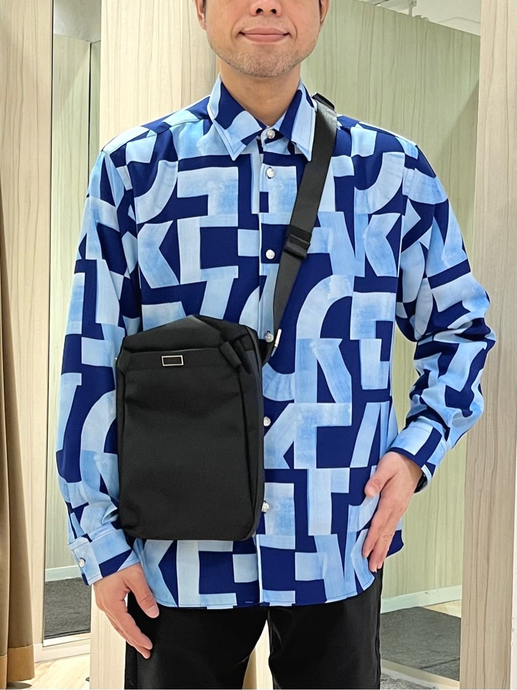 URAさんの「TAKEO KIKUCHI｜【Made in JAPAN】播州織 ストレッチ パンツ」を使ったコーディネート