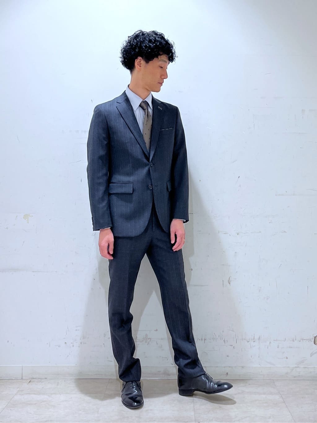 mutoさんの「TAKEO KIKUCHI｜【THE FLAGSHIP】矢絣 ストライプ スーツ」を使ったコーディネート