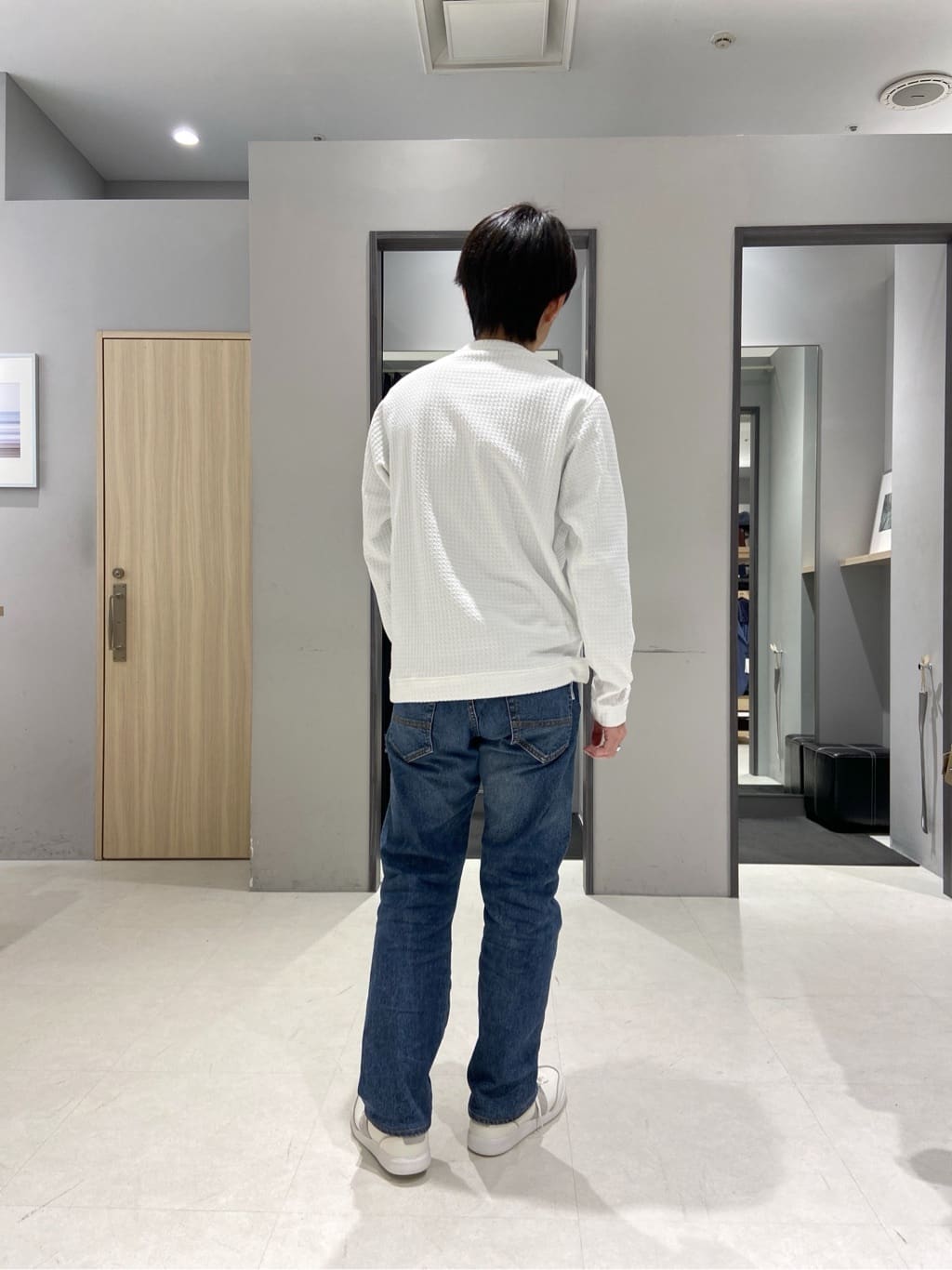 わいずみさんの「TAKEO KIKUCHI｜ハットモチーフ ジャカード ストライプ シャツ」を使ったコーディネート