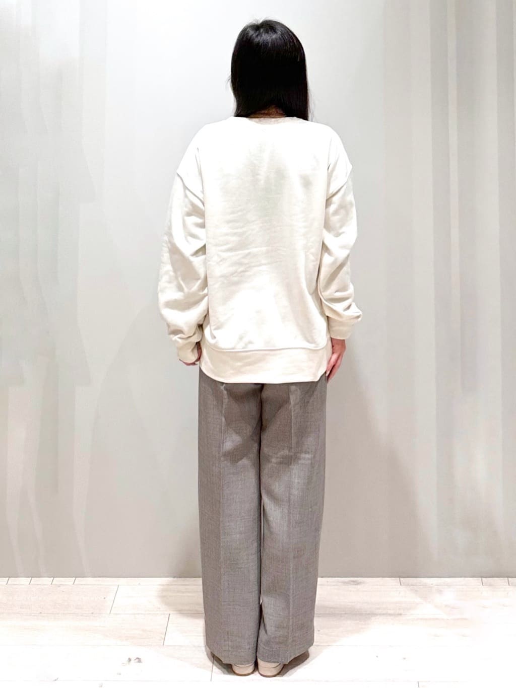 Iguさんの「THE SHOP TK｜◆【アソート】裏毛ロゴプルオーバー/洗える」を使ったコーディネート