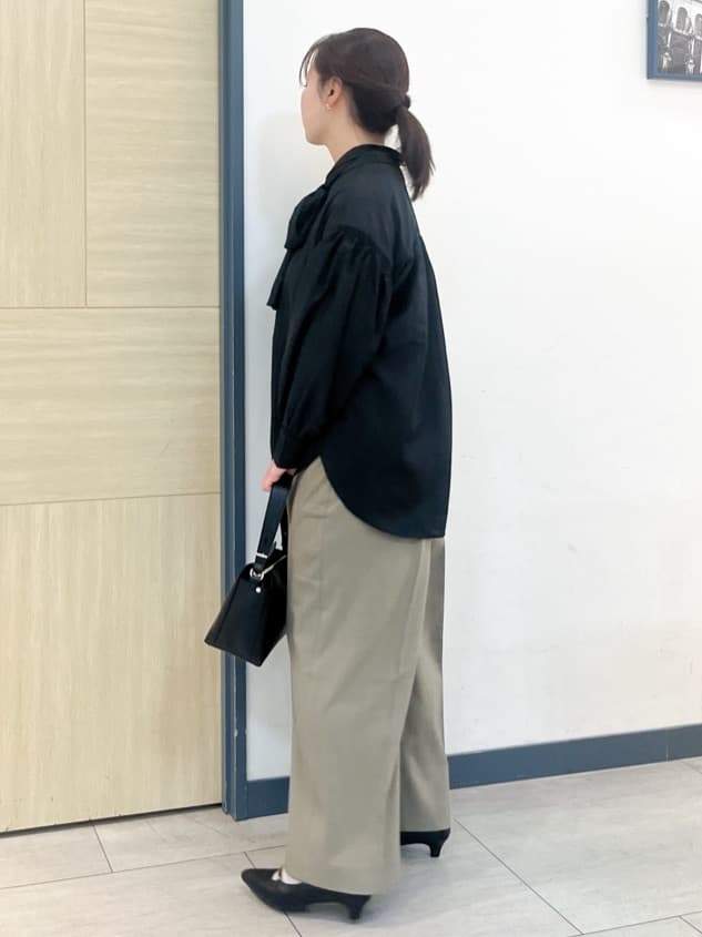 YOさんの「grove｜◆2WAYシアーボウタイブラウス」を使ったコーディネート