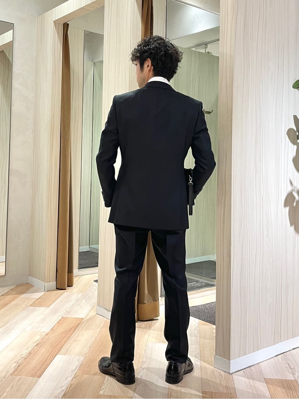 URAさんの「TAKEO KIKUCHI｜【Made in JAPAN】矢絣（やがすり）スーツ／スリーピース対応」を使ったコーディネート
