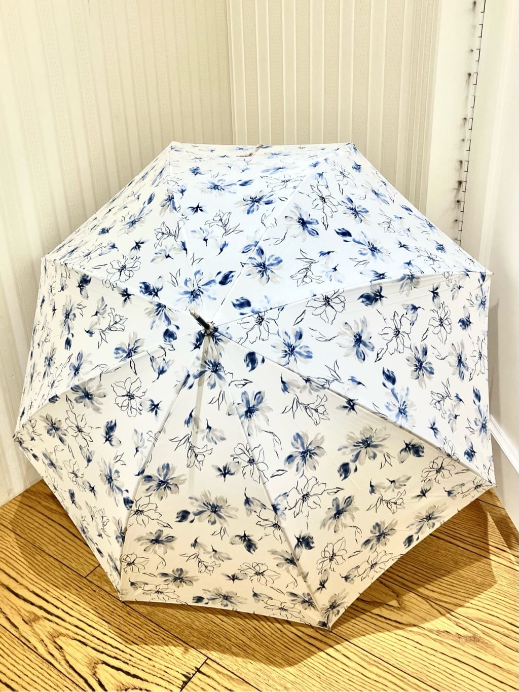みーさんの「grove｜【晴雨兼用】トーンフラワーアンブレラ（長傘）」を使ったコーディネート