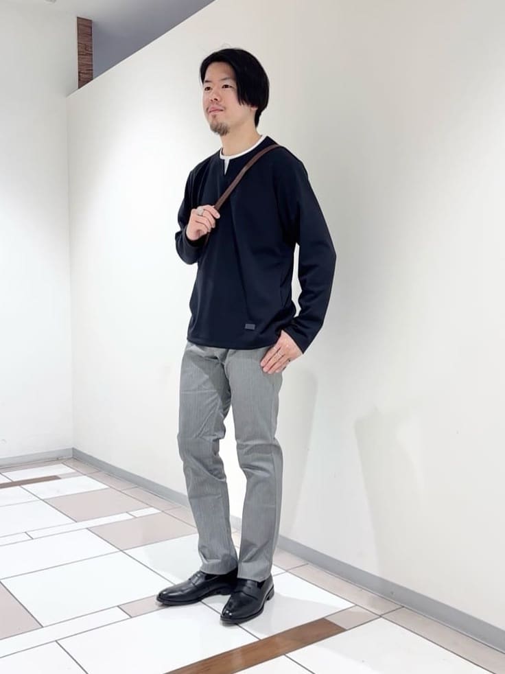 及川さんの「TAKEO KIKUCHI｜【全7サイズ&times;8色展開！】トップマルチヘリンボン パンツ」を使ったコーディネート