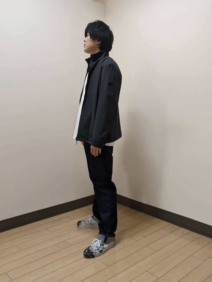 あきやまさんの「TAKEO KIKUCHI｜【モンスターストレッチ】日本製 ワンウォッシュ デニムパンツ」を使ったコーディネート