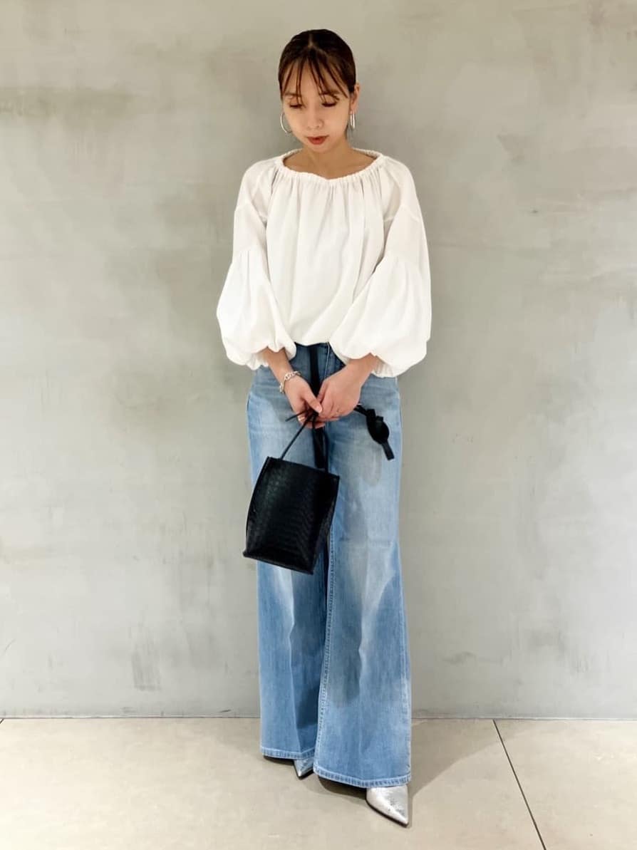 tomoさんの「UNTITLED｜◆【MARILYN MOON】別注 前後2way バルーンスリーブブラウス」を使ったコーディネート