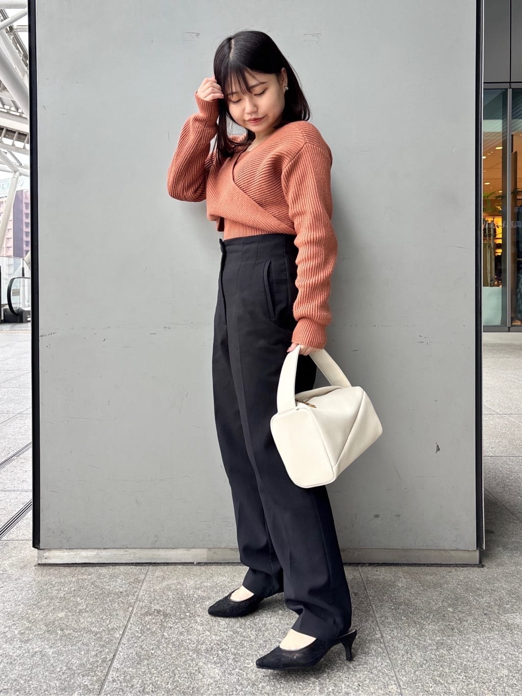 まっきーさんの「ESPERANZA｜リボンチュールレースバックストラップ2WAYパンプス」を使ったコーディネート