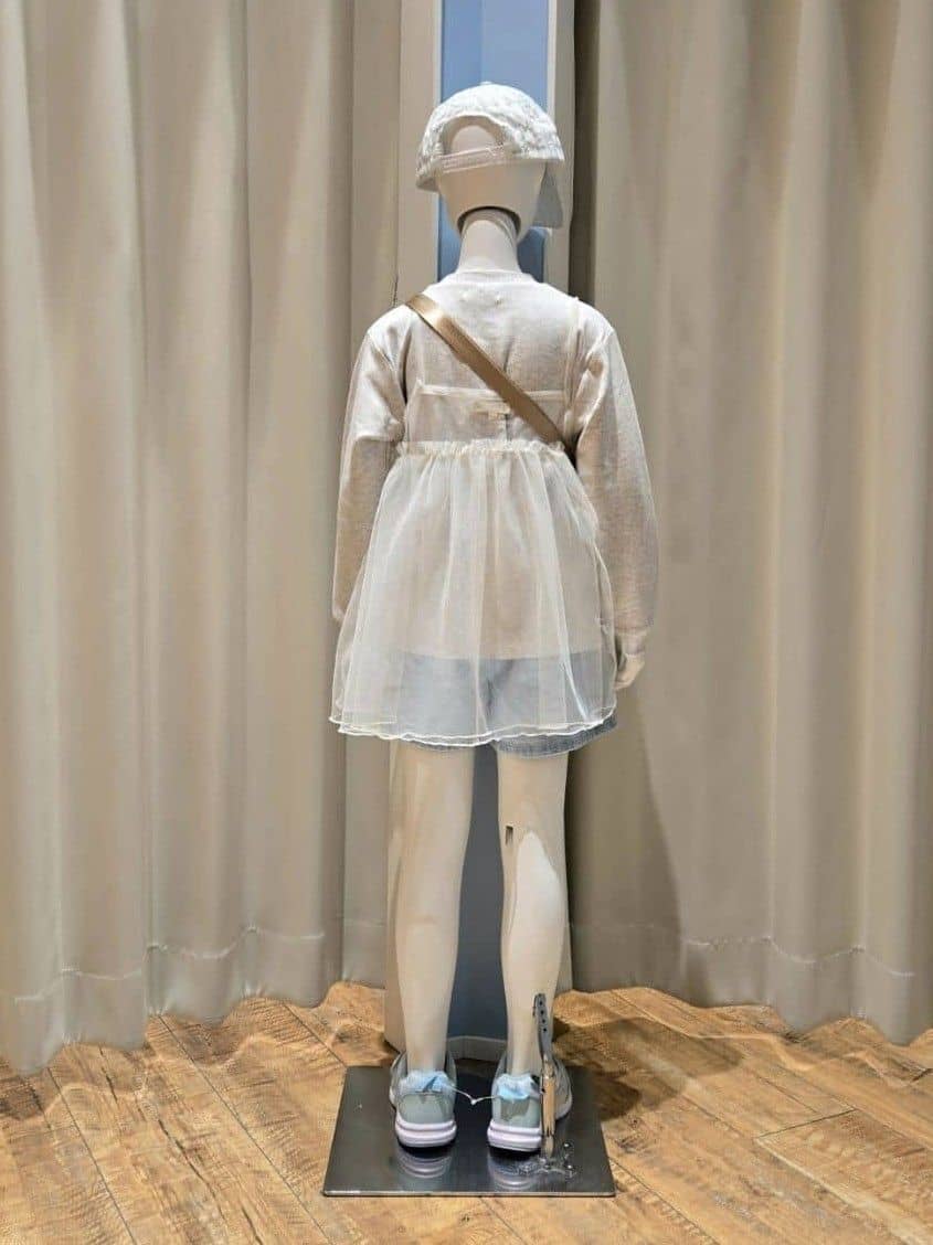 harumiruさんの「SHOO･LA･RUE｜◆【100-150cm/洗える/2点セット】大人顔負け ロゴロンT＋チュールキャミ」を使ったコーディネート