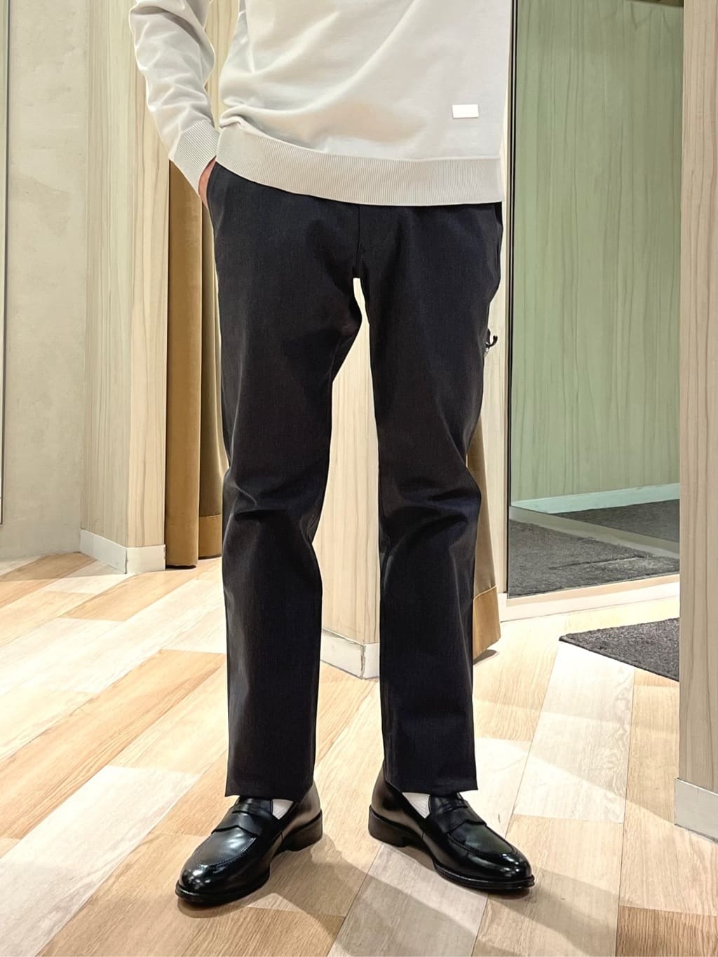 URAさんの「TAKEO KIKUCHI｜【全7サイズ&times;8色展開！】トップマルチヘリンボン パンツ」を使ったコーディネート