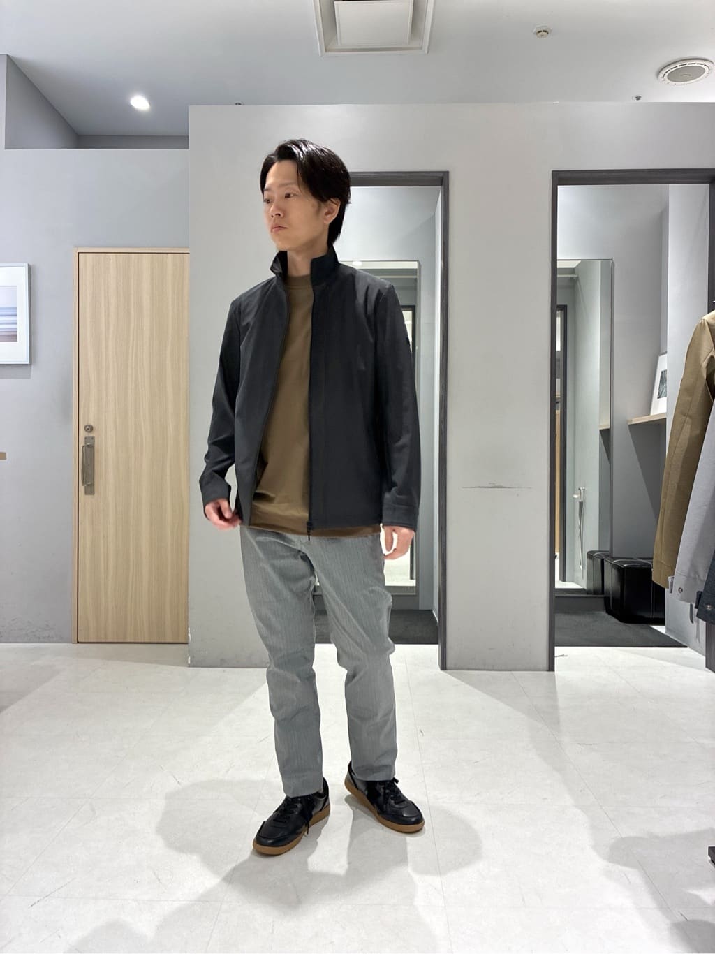わいずみさんの「TAKEO KIKUCHI｜【抗菌防臭／5サイズ展開】ハイゲージポンチ Tシャツ」を使ったコーディネート