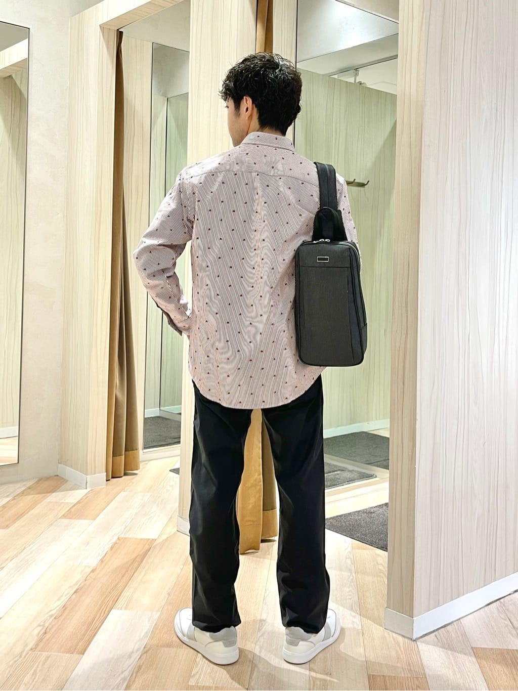 URAさんの「TAKEO KIKUCHI｜ハットモチーフ ジャカード ストライプ シャツ」を使ったコーディネート