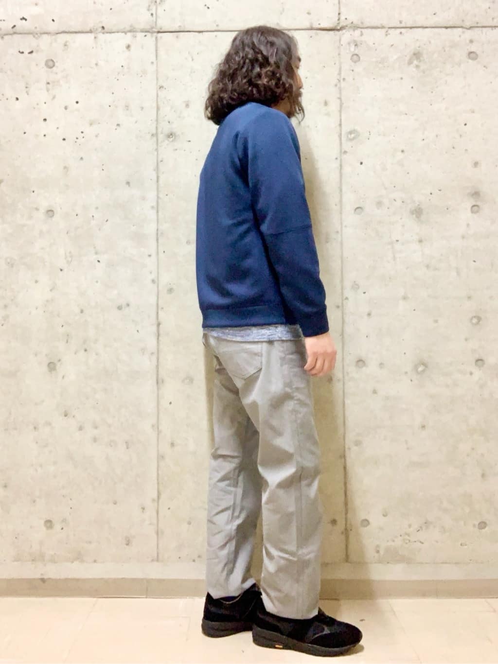 木村剛さんの「TAKEO KIKUCHI｜【Made in JAPAN】播州織 ストレッチ パンツ」を使ったコーディネート
