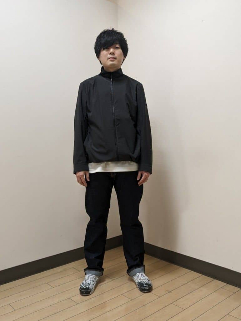 あきやまさんの「TAKEO KIKUCHI｜【モンスターストレッチ】日本製 ワンウォッシュ デニムパンツ」を使ったコーディネート