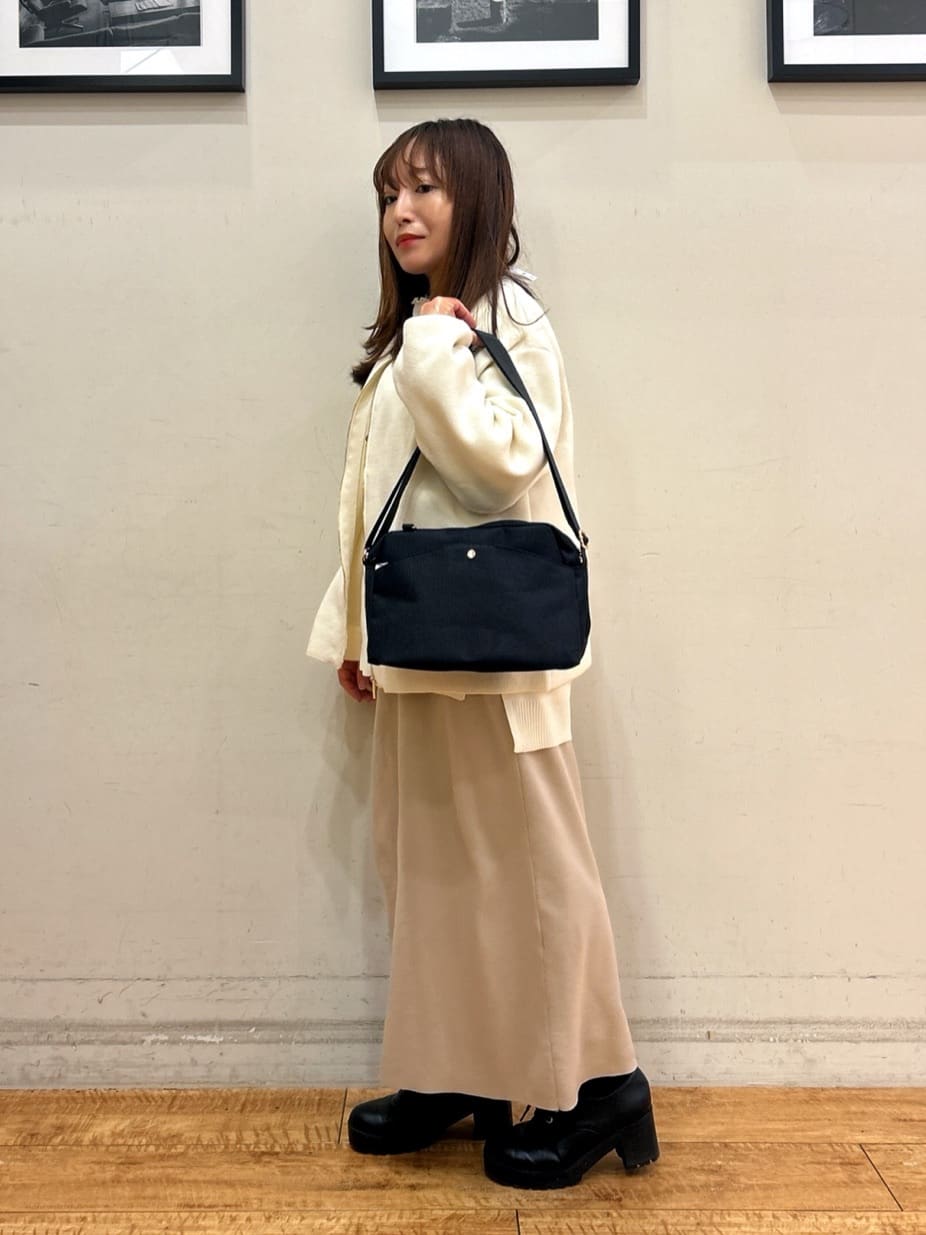 kanaさんの「SHOO･LA･RUE｜◆【撥水】フロントポケットショルダーバッグ」を使ったコーディネート