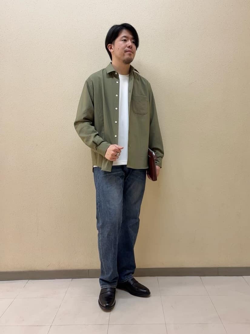 及川さんの「TAKEO KIKUCHI｜【モンスターストレッチ】日本製 ウォッシュド デニムパンツ」を使ったコーディネート