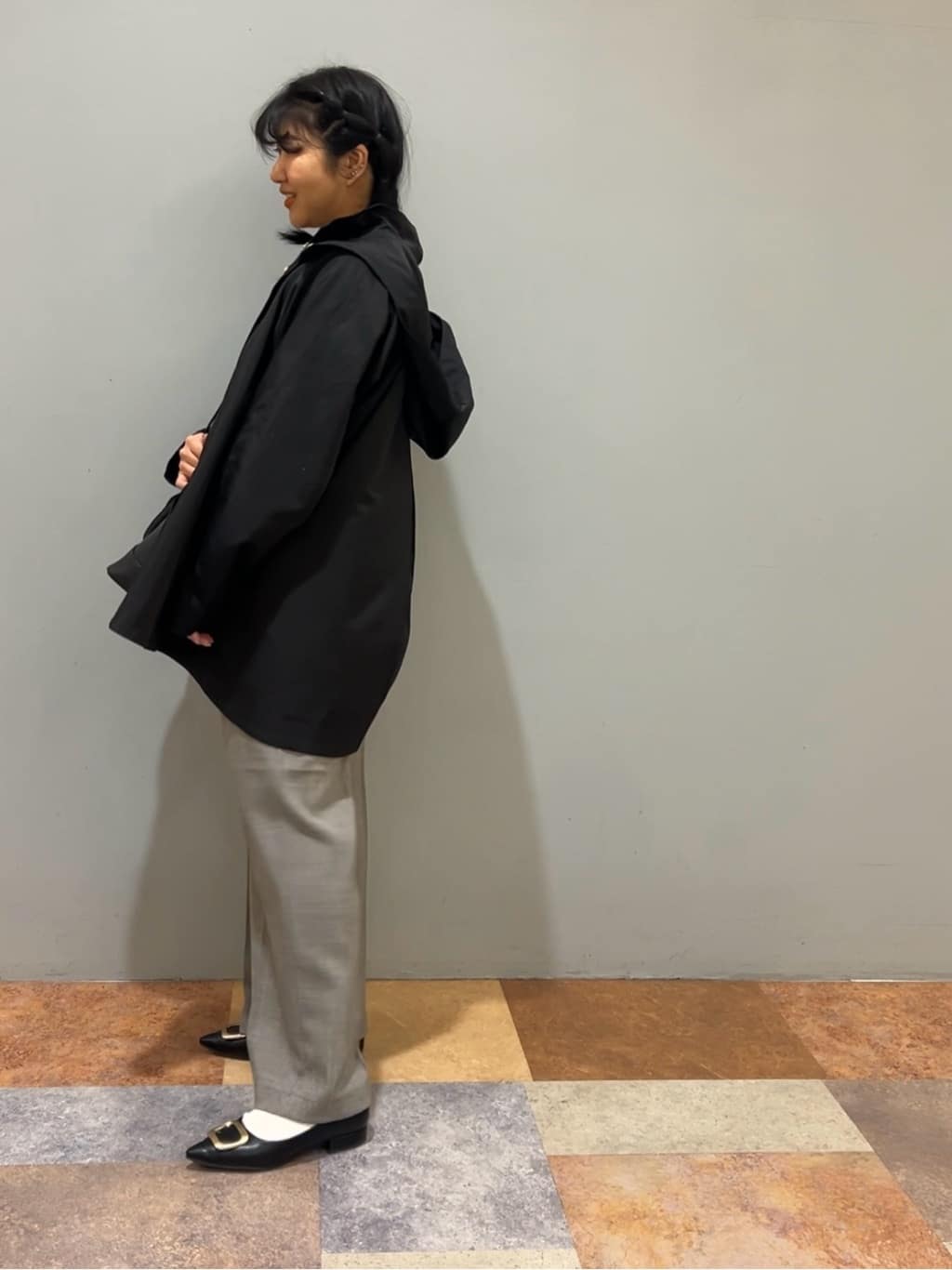 ひらのみさんの「THE SHOP TK｜◆【後ろタック】マウンテンパーカ/洗える」を使ったコーディネート