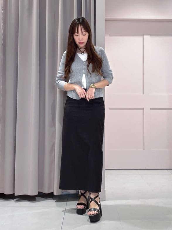 maiさんの「ESPERANZA｜【ラク盛り／サンダル】リピーター続出／脚長美脚　クロスストラップサンダル」を使ったコーディネート