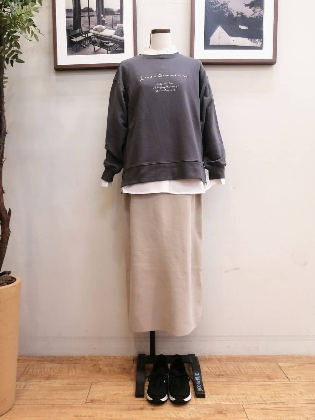 maiさんの「SHOO･LA･RUE｜◆【洗える/S-LL】大人のこなれコーデに やわらかデニムシャツ」を使ったコーディネート