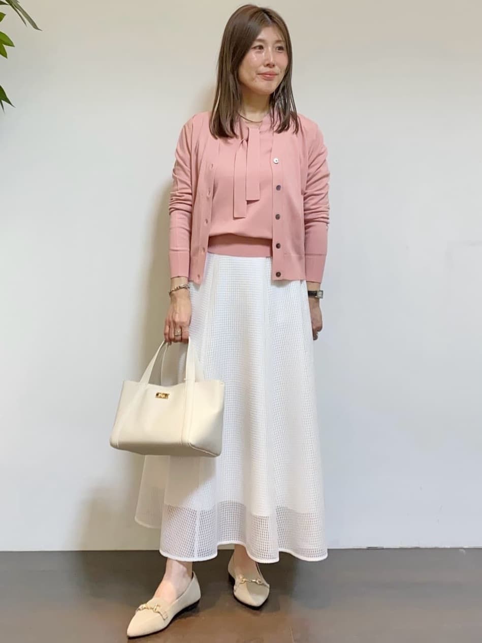 tomoさんの「UNTITLED｜【手洗い／88cm正方形】バイカラーハーネススカーフ」を使ったコーディネート