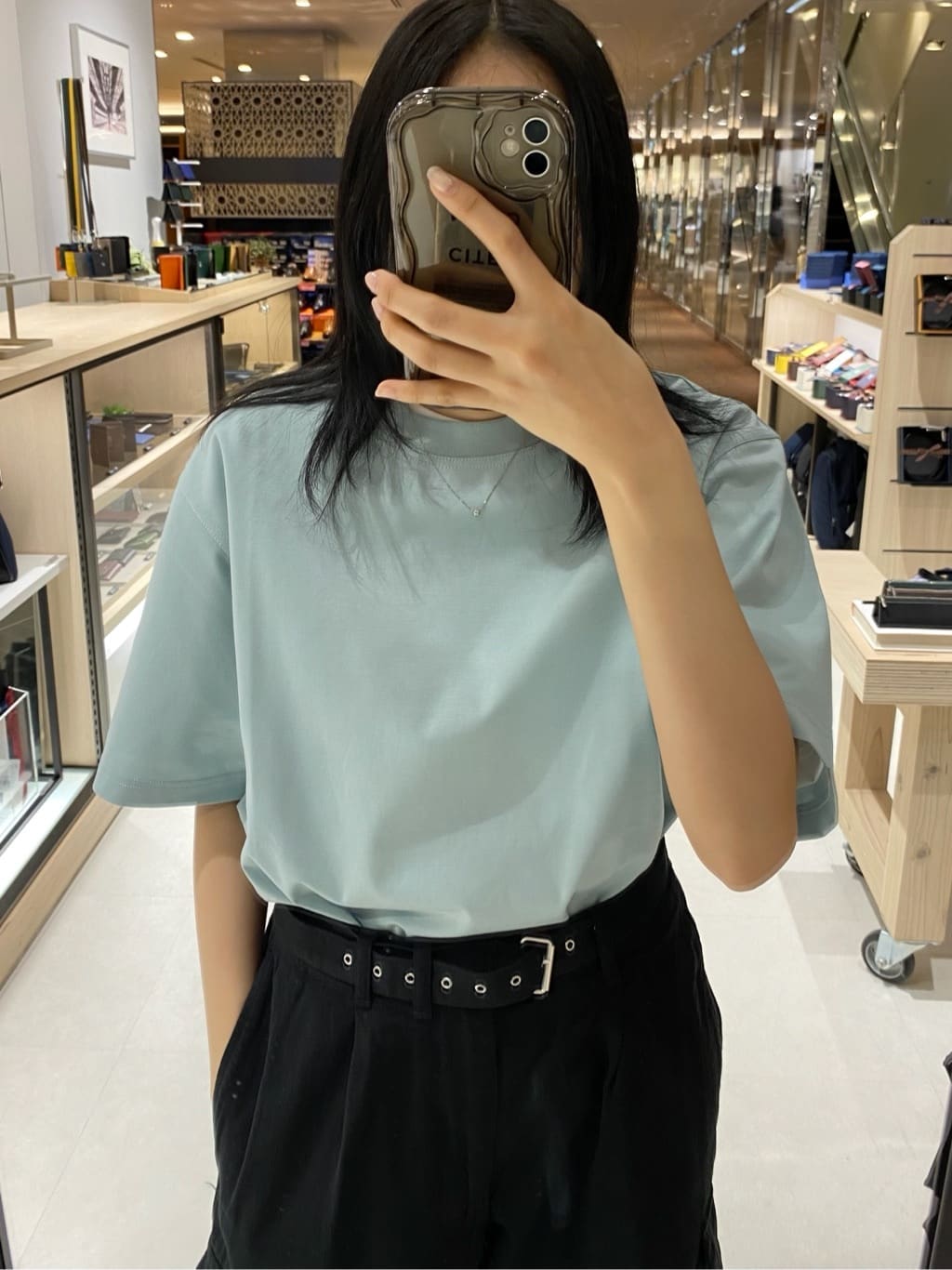 RICOさんの「TAKEO KIKUCHI｜【抗菌防臭／5サイズ展開】ハイゲージポンチ Tシャツ」を使ったコーディネート