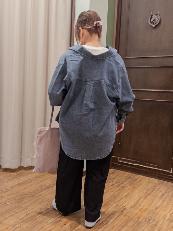 みかりん さんの「SHOO･LA･RUE｜◆【洗える/S-LL】一枚でもレイヤードでも グラフィック長袖Tシャツ」を使ったコーディネート