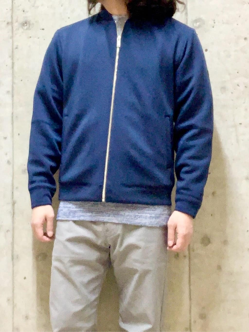 木村剛さんの「TAKEO KIKUCHI｜【Made in JAPAN】播州織 ストレッチ パンツ」を使ったコーディネート