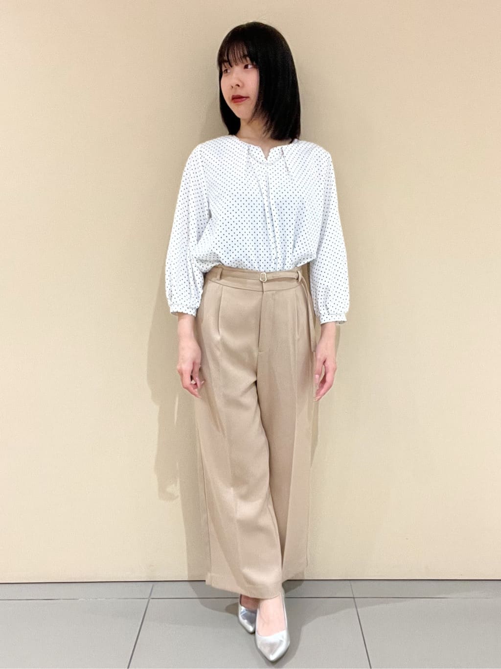 yunさんの「OPAQUE.CLIP｜◆【抗菌防臭加工／低反発クッション】名品　ポインテッドトゥパンプス」を使ったコーディネート