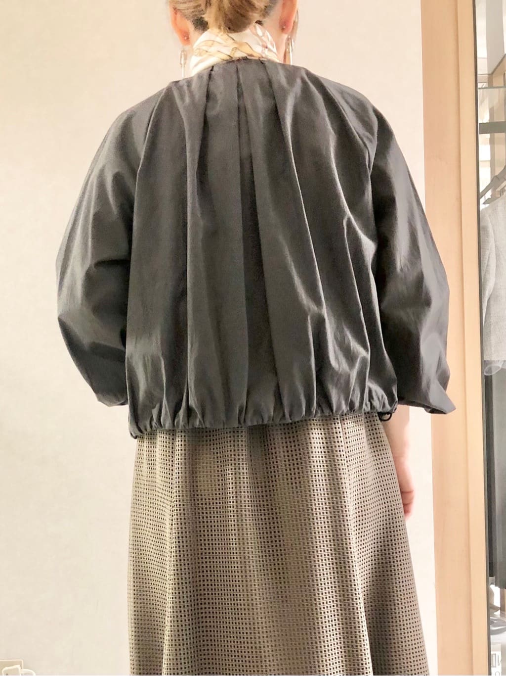 sayuさんの「UNTITLED｜◆【春の軽羽織り】ボリューム袖 ノーカラーブルゾン」を使ったコーディネート