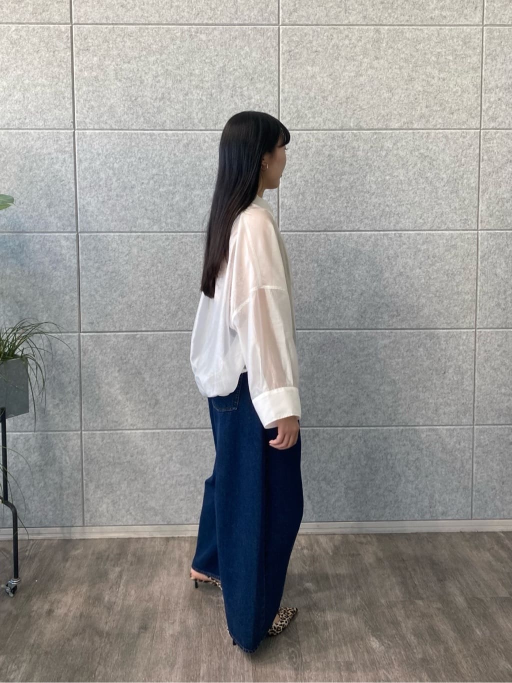 rinaさんの「INDIVI｜ハイウエストカーブデニム」を使ったコーディネート