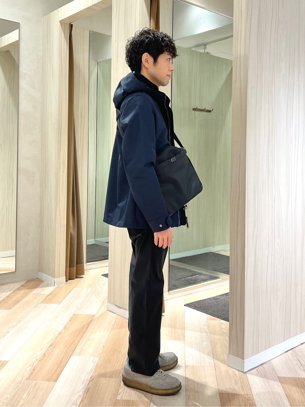URAさんの「TAKEO KIKUCHI｜【Made in JAPAN】播州織 ストレッチ パンツ」を使ったコーディネート
