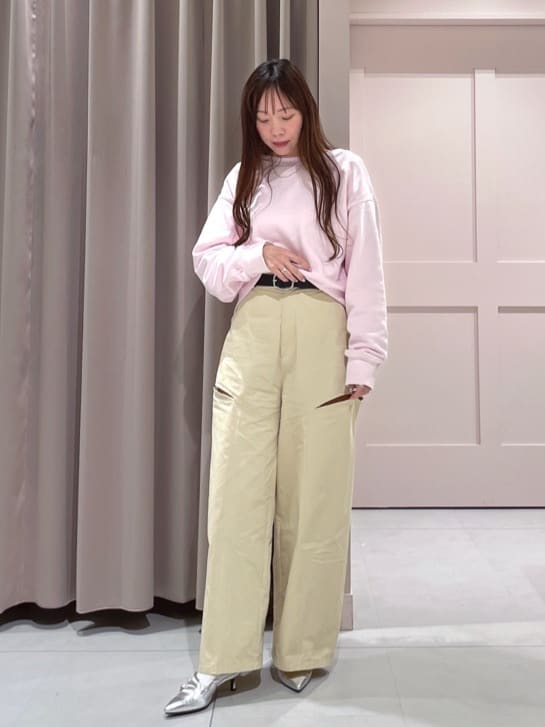 maiさんの「ESPERANZA｜バックストラップミドルヒールパンプス」を使ったコーディネート