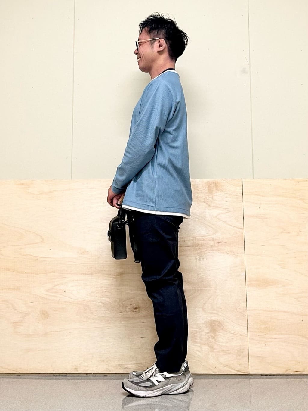 KENJI Iさんの「THE SHOP TK｜【オールシーズン穿ける！】7DAYSストレッチへリンボンパンツ　ON&hArr;OFF兼用」を使ったコーディネート
