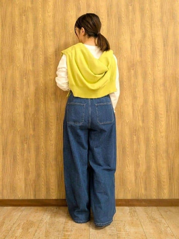 ｍｉｓａｋｉさんの「SHOO･LA･RUE｜◆【洗える/S-LL】一枚でもレイヤードでも グラフィック長袖Tシャツ」を使ったコーディネート