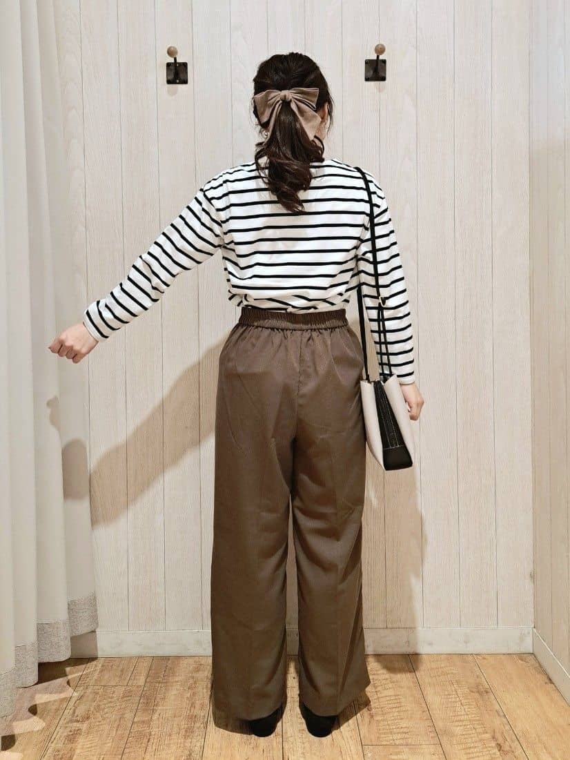 SAKIさんの「SHOO･LA･RUE｜◆【洗える/UV/吸水速乾/アンチピリング/S-LL】 タックワイドパンツ」を使ったコーディネート