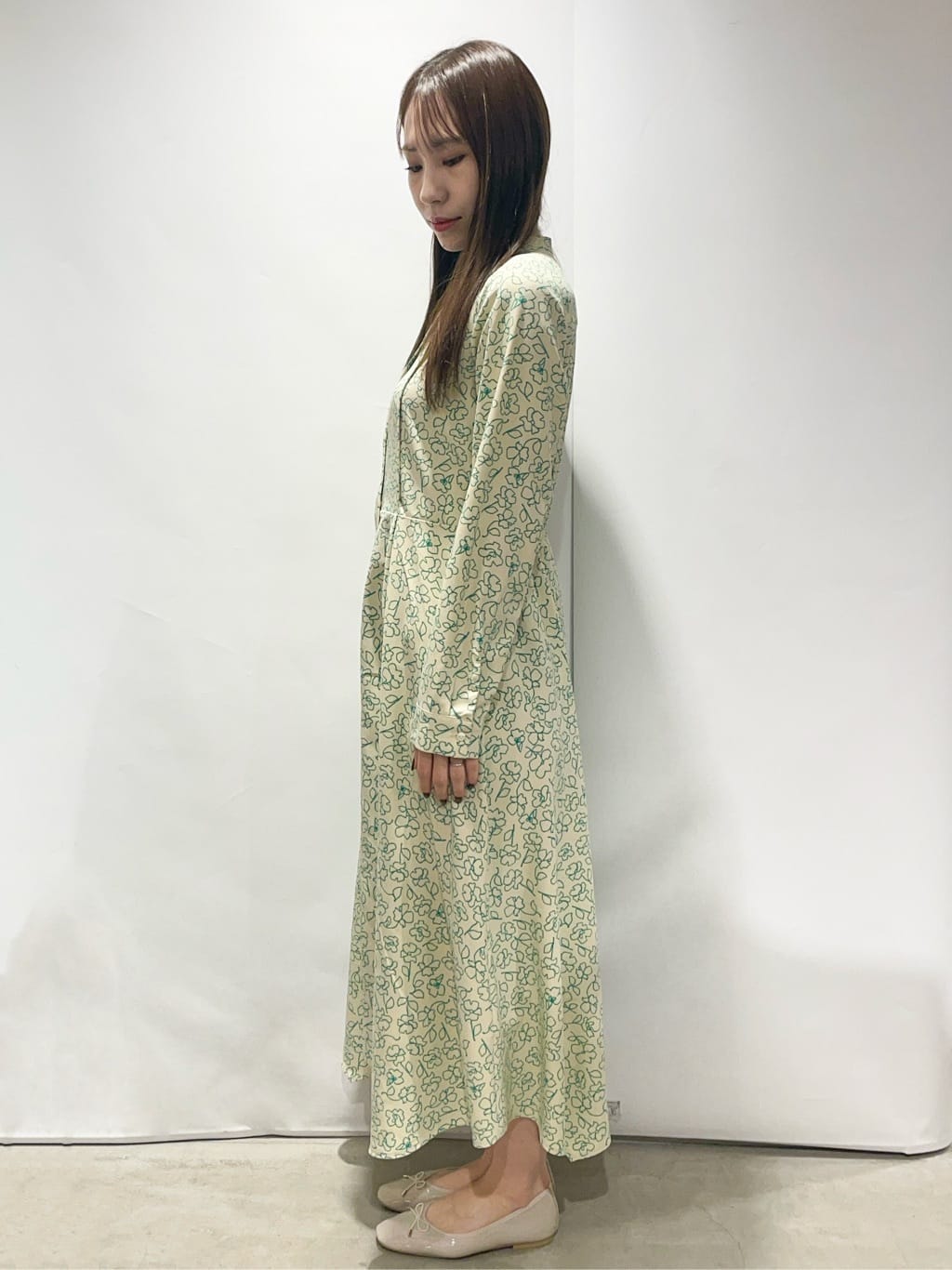 sayaさんの「OPAQUE.CLIP｜◆フラワープリントワンピース【洗濯機洗い可】」を使ったコーディネート