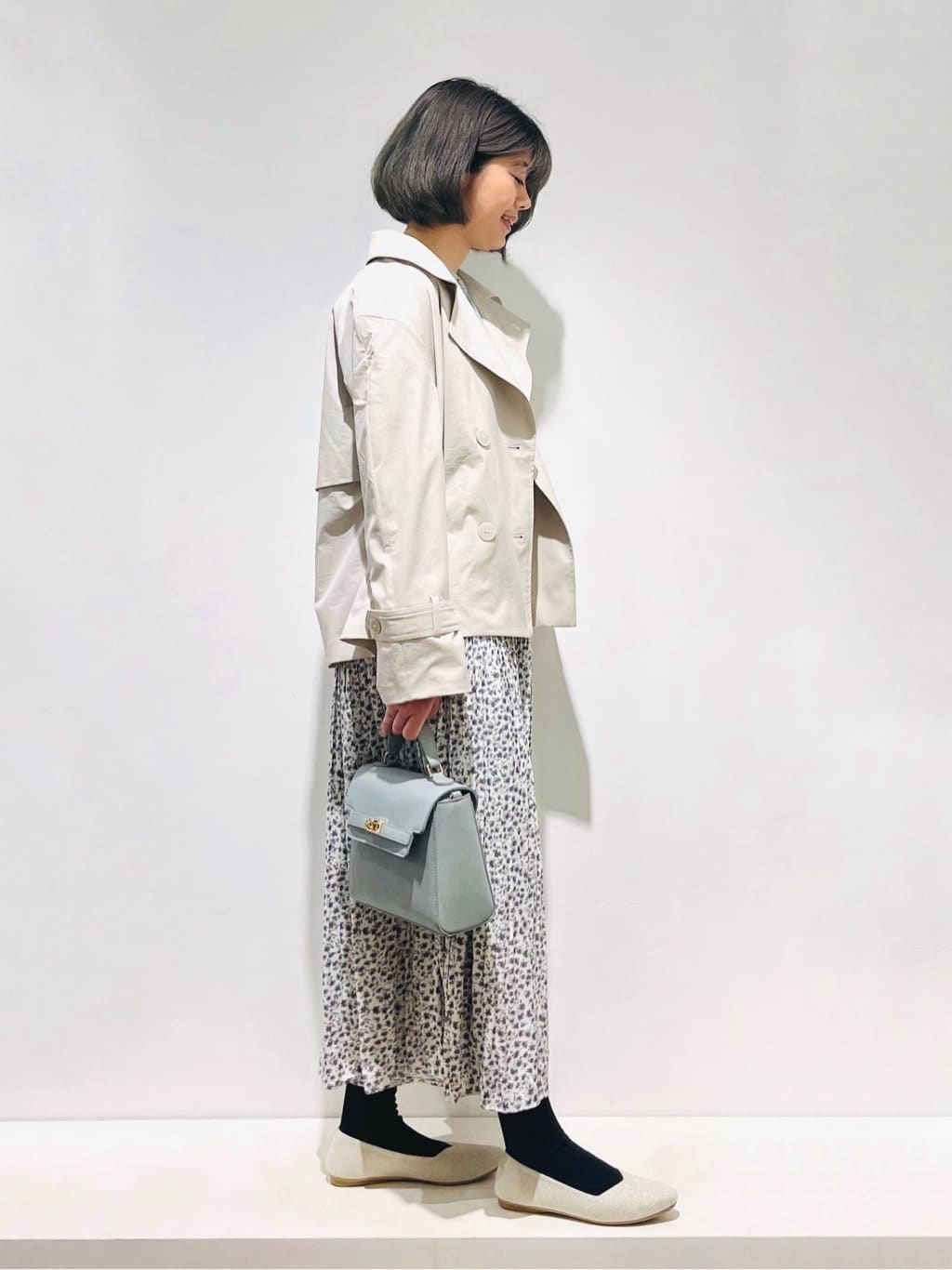 Fujiharuさんの「grove｜◆【デイリーから特別な日まで】華やかさを纏うヴィンテージサテンブラウス」を使ったコーディネート