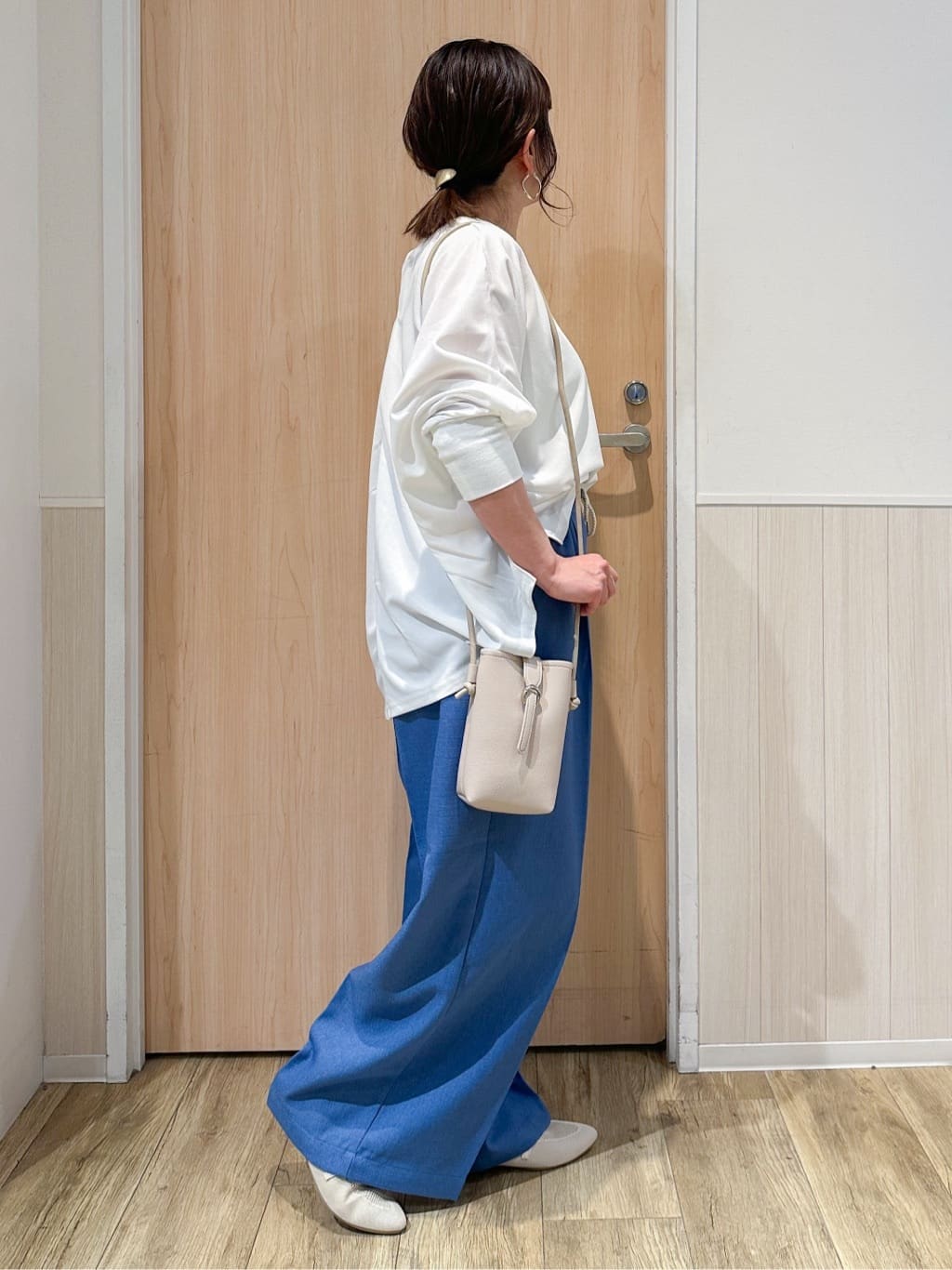mimoさんの「SHOO･LA･RUE｜◆【洗える/S-LL】体型カバーにも ゆるりと着られる ドルマントップス」を使ったコーディネート