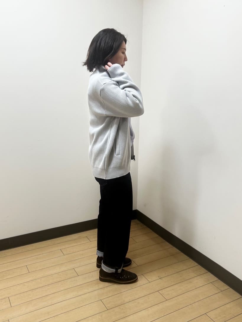 okaさんの「TAKEO KIKUCHI｜【モンスターストレッチ】日本製 ワンウォッシュ デニムパンツ」を使ったコーディネート