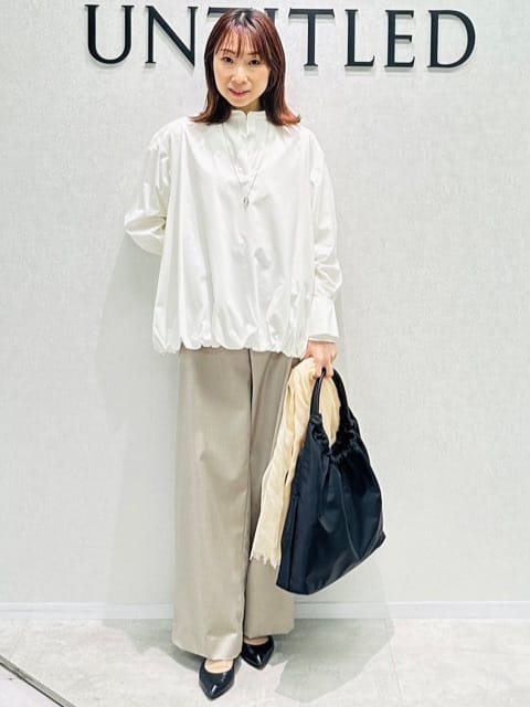 Miwaさんの「UNTITLED｜【手洗い／88cm正方形】バイカラーハーネススカーフ」を使ったコーディネート