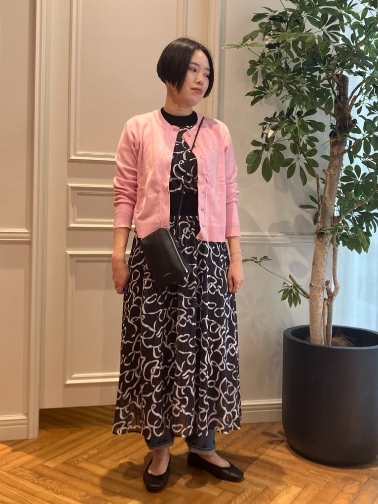 konominさんの「DRESSTERIOR｜【ウォッシャブル】テーパードコンフォートデニム」を使ったコーディネート