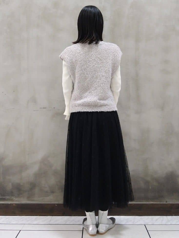 shioさんの「grove｜◆ラメリリーニットベスト」を使ったコーディネート
