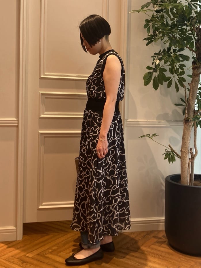 konominさんの「DRESSTERIOR｜【ウォッシャブル】テーパードコンフォートデニム」を使ったコーディネート